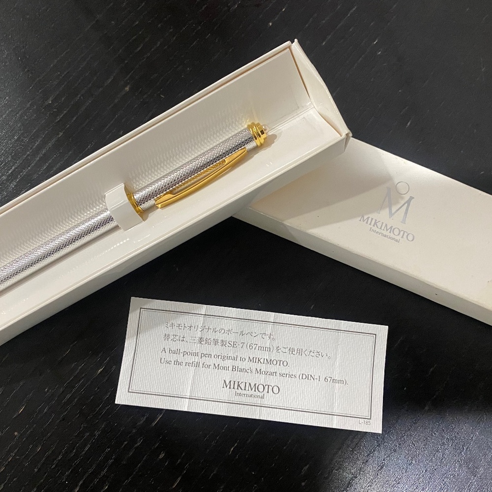 Vintage Mikimoto Ball-Point Pen w/Treble Clef clip set w/pearl at bottom